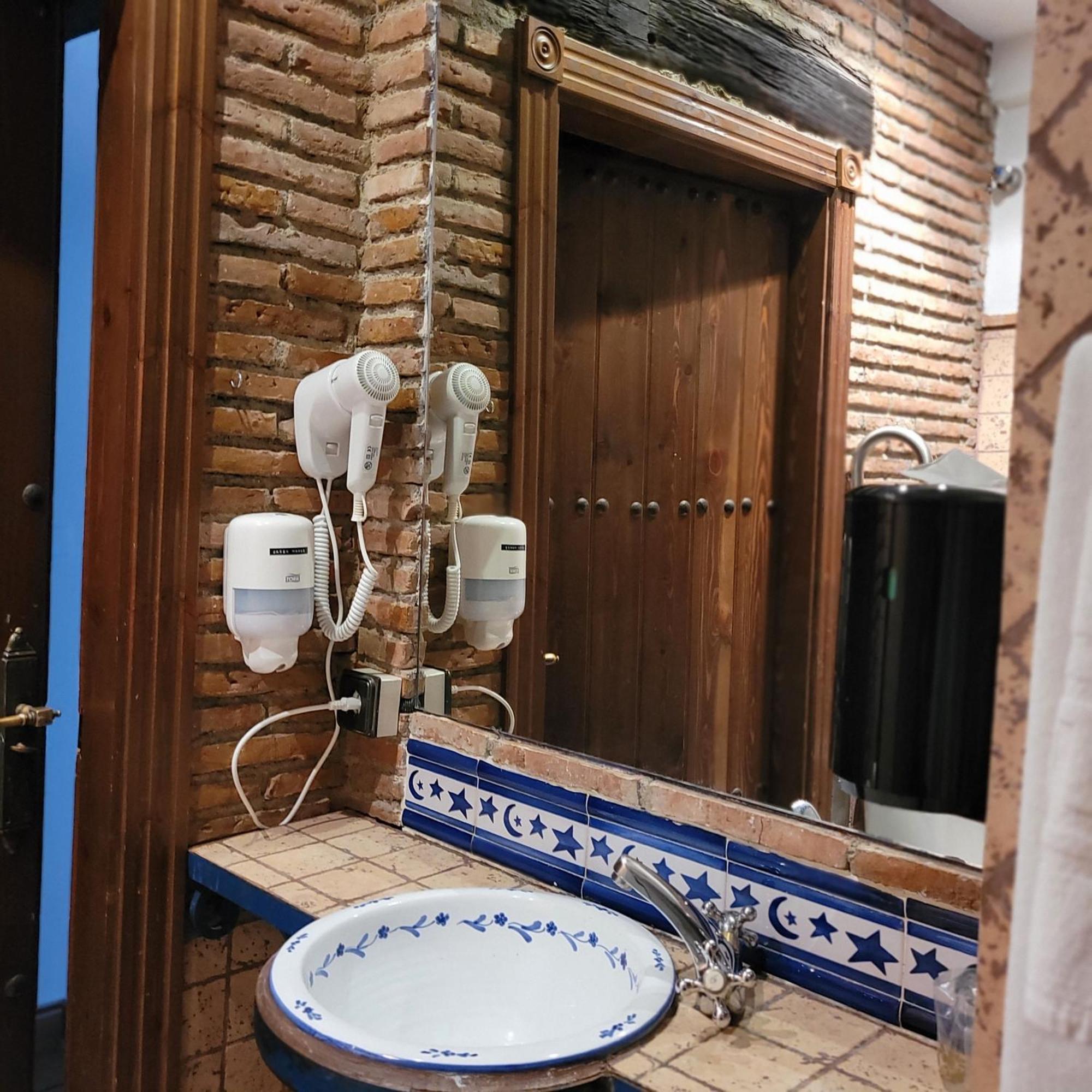 Hotel El Balcon De Las Nieves La Zubia  Eksteriør bilde
